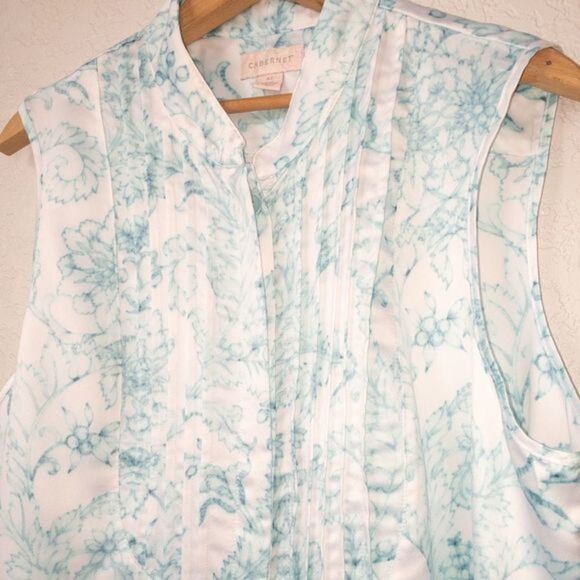 Cabernet Button Down Tank Top‎ - Picture 2 of 6